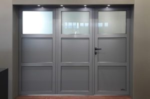 Porte de garage battante aluminium