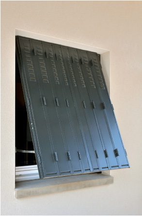 Persiennes métalliques
